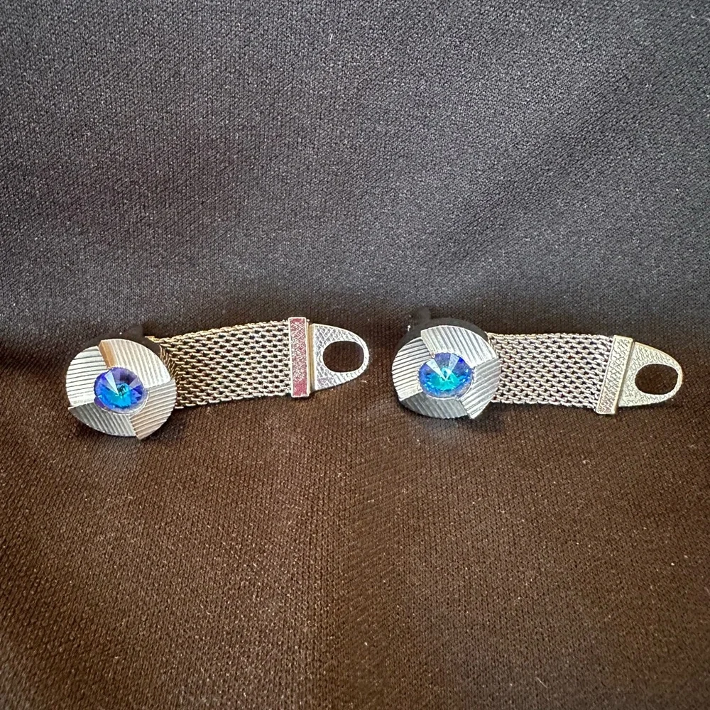 Vintage Men’s Silver Tone Round Cuff Links with Mesh and Bright Blue Stone
